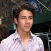Nick Jonas, à la sortie de son hôtel à New York, lundi 16 août.