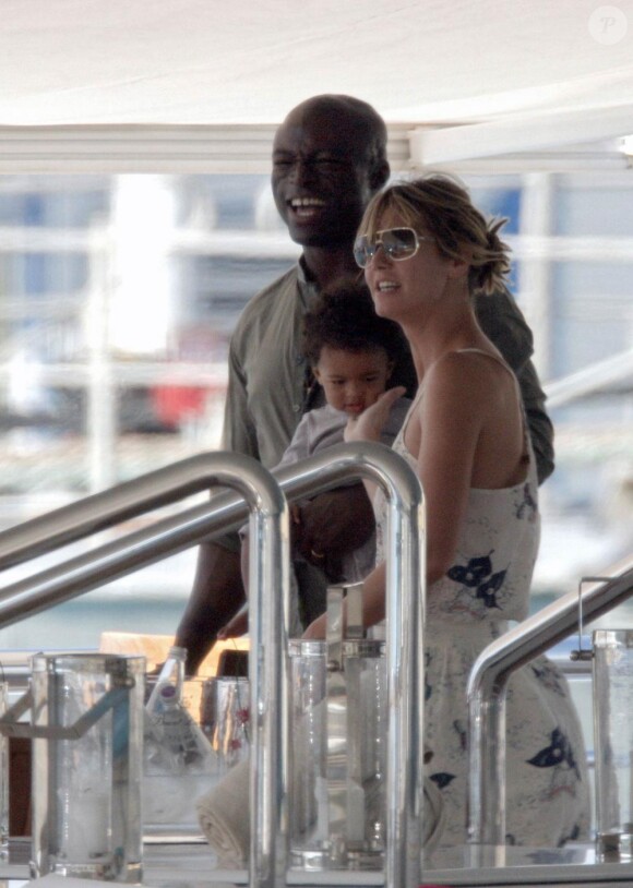 Heidi Klum, Seal, et leurs enfants, en pleine croisière sur la mer méditerranée. Août 2010
