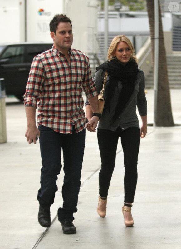 L'actrice américaine Hilary Duff et son mari Mike Comrie
