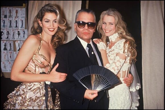 Cindy Crawford, Karl Lagerfeld et Claudia Schiffer lors du défilé Chanel du 26 janvier 1993