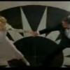 Sean Connery danse le tango avec Kim Basinger dans Jamais plus jamais (1983)