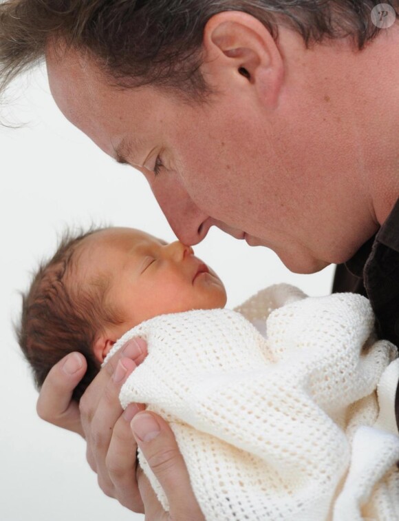 David Cameron présente sa petite fille, Florence, née le 24 août 2010