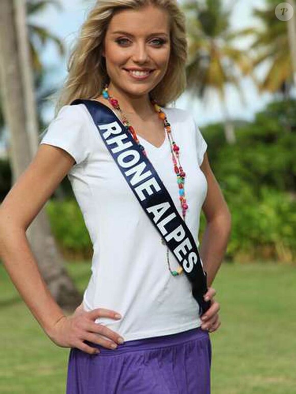 La ravissante Virginie Dechenaud, première dauphine de Malika Ménard (Miss France 2010), représentera la France à l'élection de Miss Monde, le 30 octobre 2010.