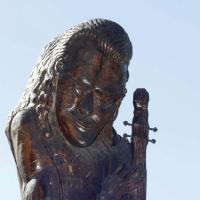 La statue de Johnny Hallyday vendue pour la somme de...