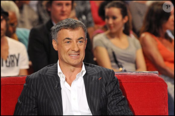 Jean Alesi le 1 septembre 2010 lors de l'enregistrement de l'émission Vivement Dimanche qui sera diffusée le 5 septembre 2010