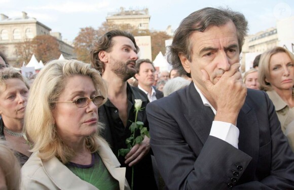 Catherine Deneuve a démenti fermement les propos insultants envers Carla Bruni que la presse italienne lui a prêtés, et que BHL (en photo avec elle en 2006 lors d'un hommage à la journaliste assassinée Anna Politkovskaia) a condamnés.