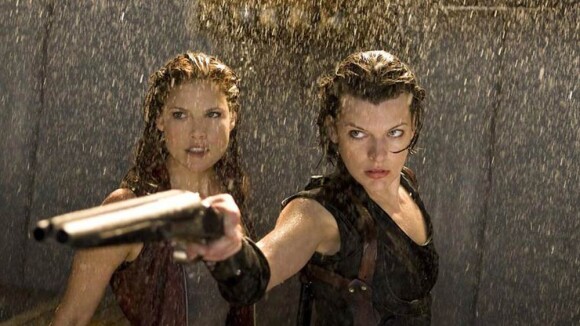 Regardez les belles Milla Jovovich et Ali Larter vous raconter leur manière de tuer des zombies !