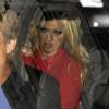 Pamela Anderson quitte son luxueux hôtel, à Athènes (Grèce), vendredi 24 septembre.