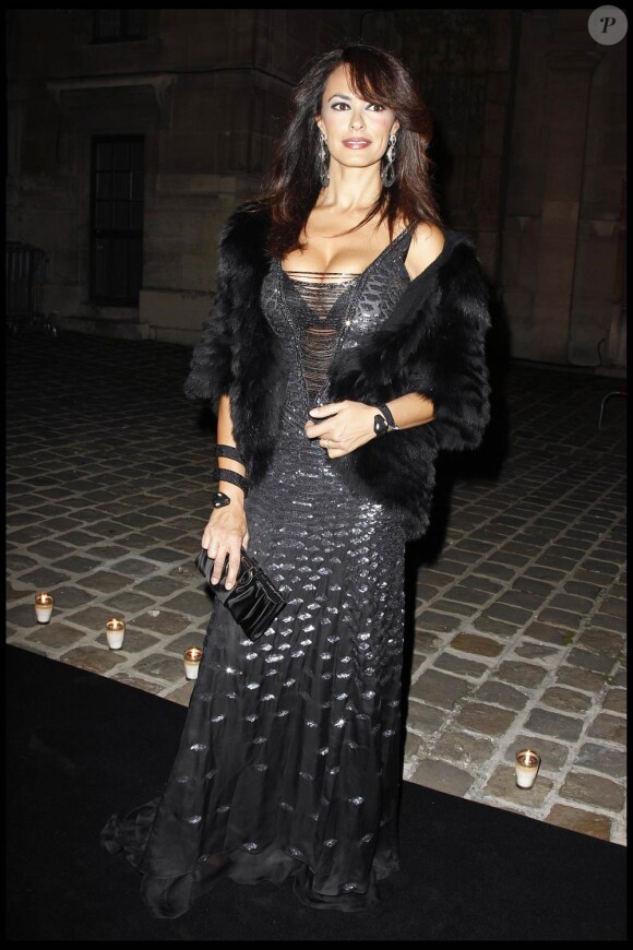 Maria Grazia Cucinotta à l'occasion des 40 ans de la maison Cavalli qui s'est tenu aux Beaux-Arts, dans le cadre de la Fashion Week, à Paris, le 29 septembre 2010.