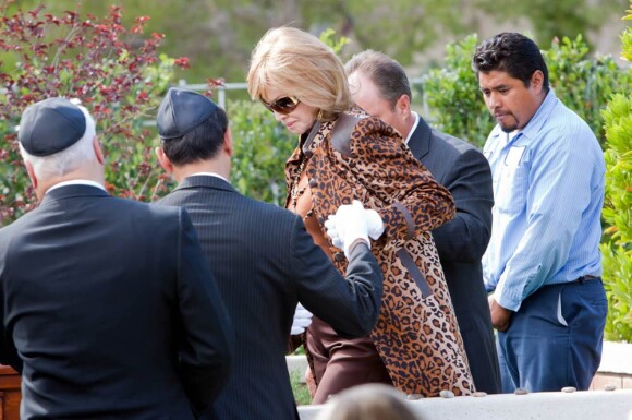 Les funérailles de la star hollywoodienne Tony Curtis (mort à 85 ans), au cimetière Green Valley, à Las Vegas, le 4 octobre 2010.