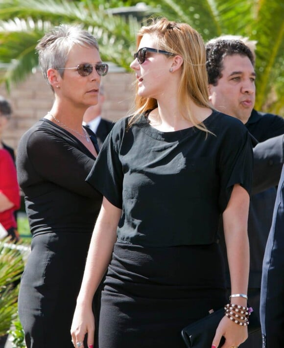 Annie Curtis à l'occasion des funérailles de la star hollywoodienne Tony Curtis (mort à 85 ans), au cimetière Green Valley, à Las Vegas, le 4 octobre 2010.