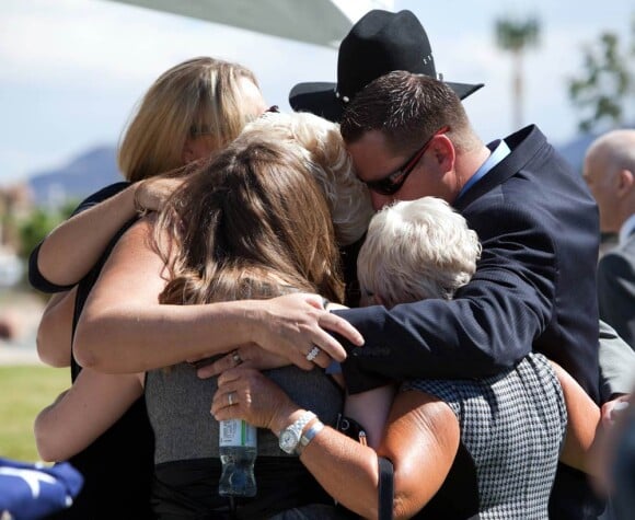 La famille Curtis à l'occasion des funérailles de la star hollywoodienne Tony Curtis (mort à 85 ans), au cimetière Green Valley, à Las Vegas, le 4 octobre 2010.