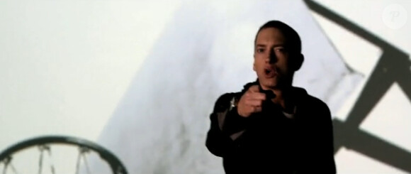Eminem dans No Love