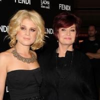 Kelly et Sharon Osbourne : mère et fille, ou bien... soeurs ?