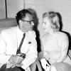 Arthur Miller venant de retrouver sa femme Marilyn Monroe à Londres en 1956, alors qu'elle tourne le film Le Prince et la danseuse