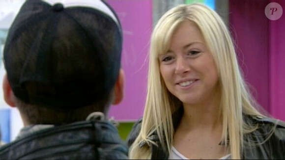 Depuis qu'elle a empoché les 63 000 euros de Bastien, Stéphanie est ravie dans Secret Story 4