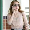 Emma Roberts dans les rues de Los Angeles avec un look au top. Le 29/10/10