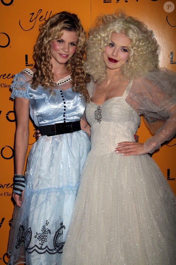 Angel et AnnaLynne McCord lors de la soirée Yelloween, organisée par Veuve Clicquot, le 30 octobre 2010