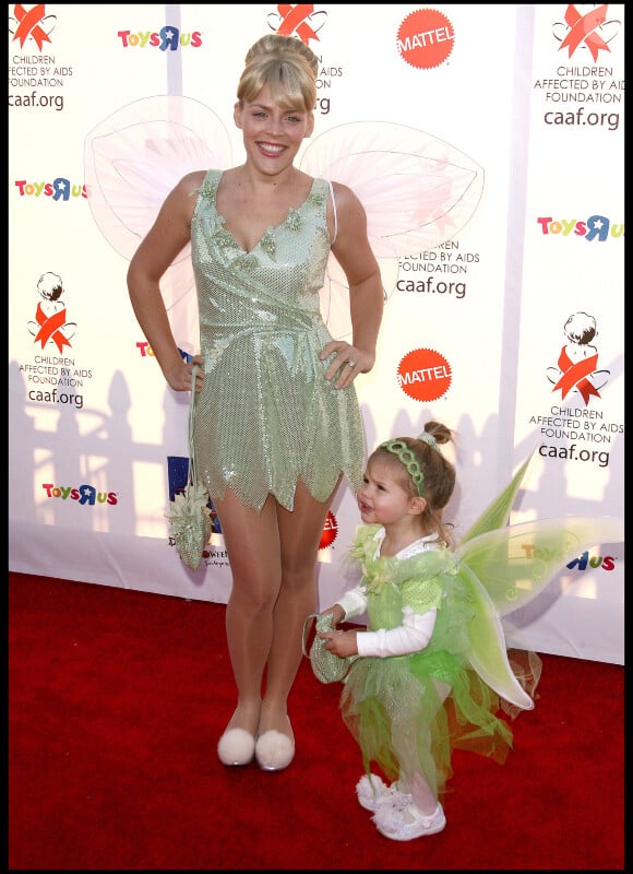 Busy Philipps et sa fille Birdie Leigh au Gala de Charité d'Halloween, au profit des enfants malades du sida à Santa Monica, le 30 octobre 2010 