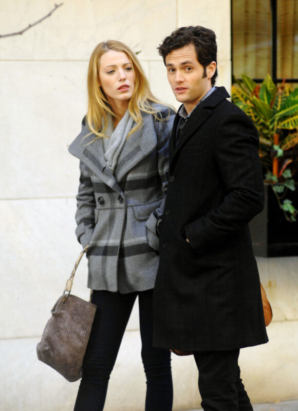 Blake Lively et Penn Badgley sur le tournage de Gossip Girl à New York le 1er novembre 2010.