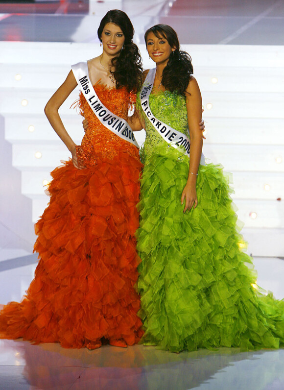 Sophie Vouzelaud (première dauphine de Miss France 2007) et Rachel Legrain-Trapani (Miss France 2007)