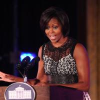 Michelle Obama fait profil bas mais... n'oublie jamais sa touche mode !