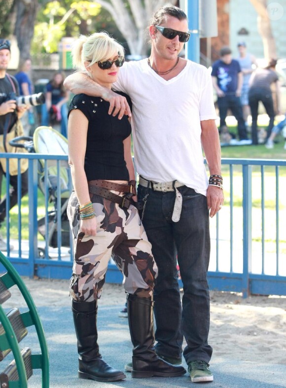 Gwen Stefani et son mari Gavin Rossdale e (13 novembre 2010 dans un parc de West Hollywood)