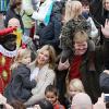 Willem-Alexander et Maxima des Pays-Bas accompagnaient leurs filles Catharina-Amalia, Alexia et Ariane pour accueillir Sinterklaas le 13 novembre 2010 à La Haye !