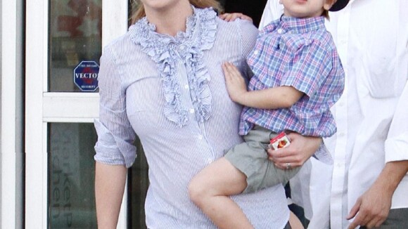 Britney Spears : Maman gâteau, avec ses fils c'est chacun son tour !