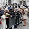 Les royaux belges se sont réunis, comme chaque 15 novembre, pour la Fête du Roi 2010. Le prince héritier Philippe et la princesse Mathilde ont été acclamés à leur arrivée, tandis que la princesse Astrid n'était pas difficile à identifier...