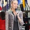 Blake Lively devant le Rockfeller Center à Manhattan le 18 novembre 2010 pour dévoiler l'étoile de Noël.