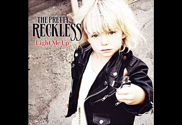Pretty Reckless, album Light me up, le 6 décembre 2010