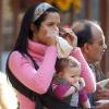 La sublime Padma Lakshmi et son adorable Krishna Thea, lors d'une journée shopping dans le quartier de SoHo, à New York, le 4 novembre 2010.