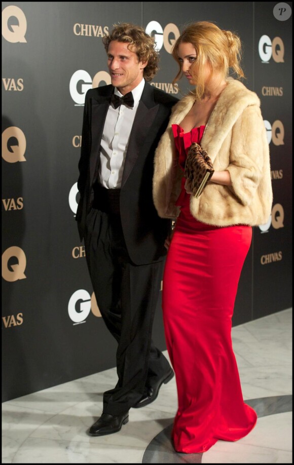 Diego Forlan et sa femme Zaira Nara à la soirée de gala GQ, les Hommes de l'année, à Madrid le 22 novembre 2010