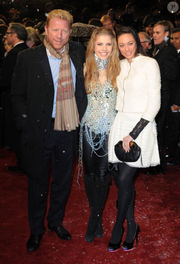 Boris Becker, Victoria Swarovski et Sharlely Becker à l'occasion de l'avant-première britannique du Monde de Narnia : L'odyssée du passeur d'aurore, à l'Odeon de Leicester Square, à Londres, le 30 novembre 2010.