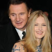 Liam Neeson et les stars de "Narnia" pour une avant-première devant la Reine !