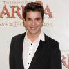 Joe McElderry à l'occasion de l'avant-première britannique du Monde de Narnia : L'odyssée du passeur d'aurore, à l'Odeon de Leicester Square, à Londres, le 30 novembre 2010.