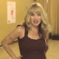 Christina Applegate, enceinte, se lance dans le pole dancing : c'est hilarant !