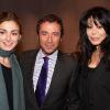 Julie Gayet, Bernard Montiel et Yamina Benguigui lors de la vente aux enchères des Frimousses le 7 décembre dans l'Hôtel des Ventes Drouot Montaigne à Paris