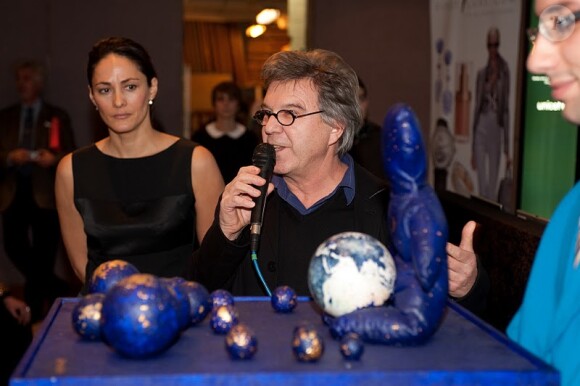 Delphine de Turckheim et Michel Granger lors de la vente aux enchères des Frimousses le 7 décembre dans l'Hôtel des Ventes Drouot Montaigne à Paris