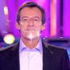 Jean-Luc Reichmann anime l'émission Les Douze Coups de Midi, diffusée tous les jours à 12h00 sur TF1.