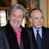 Remise de médailles au ministère de la Culture, à Paris le 15 décembre : Alain Delon et Frédéric Mitterrand