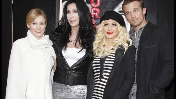 Christina Aguilera, Kristen Bell et Cher ont enflammé le Crazy Horse de Paris !