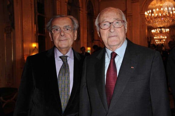 Remise de médailles au ministère de la culture, le 14 décembre 2010 à Paris : Bernard Pivot et Alain Decaux