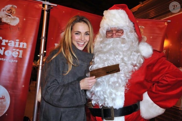 Claire Keim à la soirée du Train de Noël le 15 décembre 2010