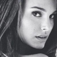 Natalie Portman : Découvrez sa première apparition divine pour Dior Chérie !