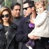 Jessica Alba a pris un petit déjeuner avec son mari Cash Warren et leur adorable Honor à Beverly Hills le 26 décembre 2010