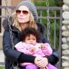 Heidi Klum, Seal et leurs enfants dans un parc de Beverly Hills le 26 décembre 2010 : Heidi Klum et l'adorable petite Lou, 1 an et trois mois