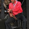A 84 ans, la légende Chuck Berry continue de se produire en live. Mais le 1er janvier 2011, lors d'un concert à Chicago, le guitariste a fait un malaise et a dû stopper, à bout de forces...