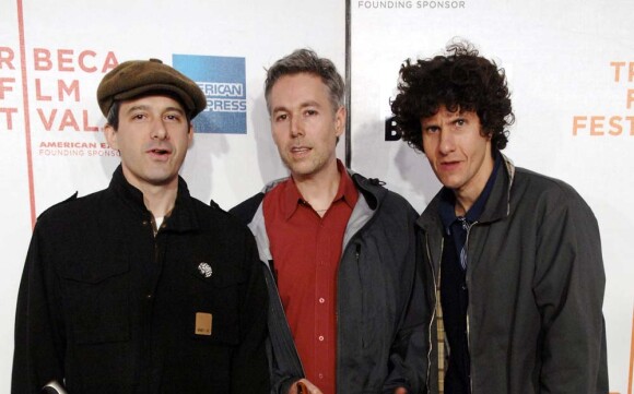 Adam Yauch (au centre) guéri, les Beastie Boys préparent leur retour pour le printemps 2011